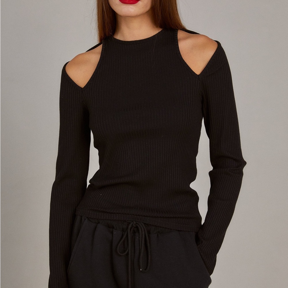 Source Unknown Cut-Out Shoulder Ribbed Top - image 3